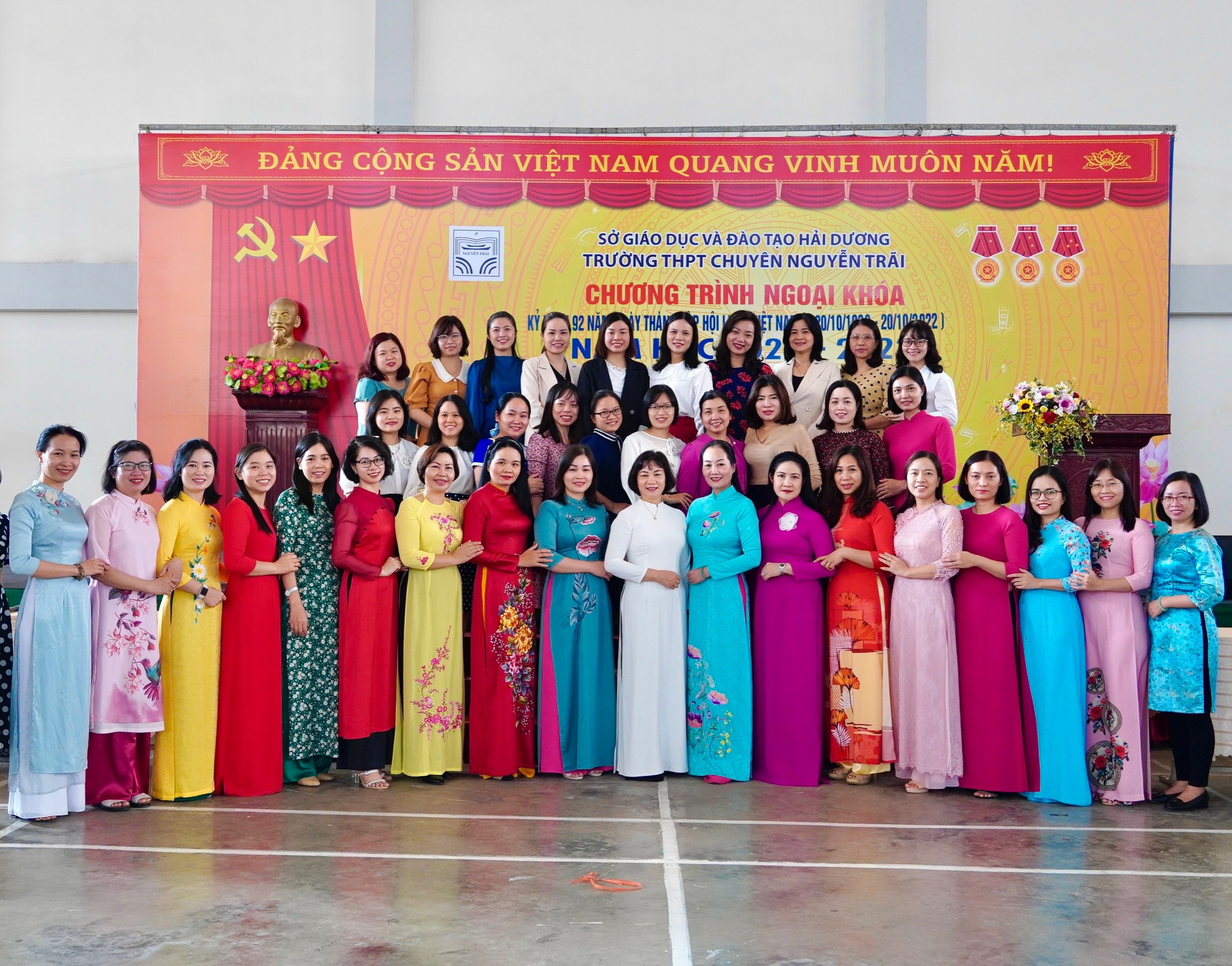 Tưng bừng kỷ niệm 92 năm ngày thành lập Hội liên hiệp Phụ nữ Việt Nam và chúc mừng sinh nhật quý IV.